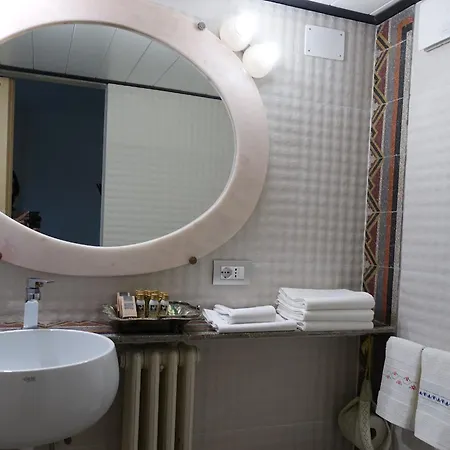 Mea Domus Mergellina B&B 나폴리